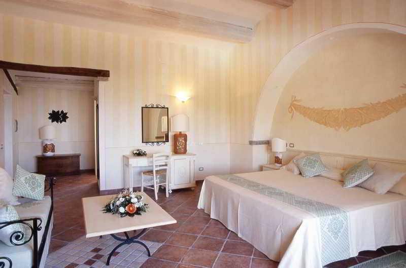 Hotel Pozzo Sacro Olbia Esterno foto